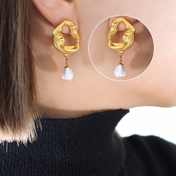 18K Gold Plated Irregular Shape Earrings*Vintage Earrings*Pearl Earrings*ML - Picture 4 of 9